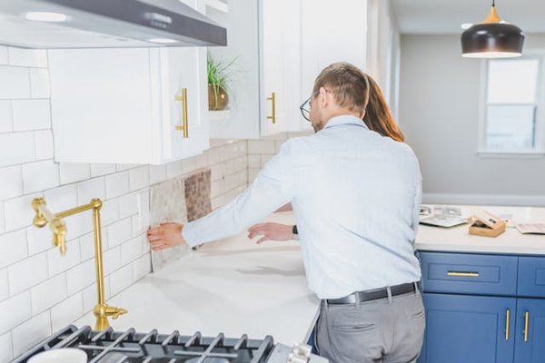 What strategies can help you save on kitchen renovations in the UK?